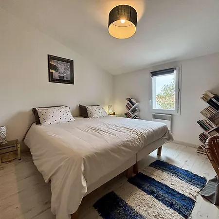 Maison 4 Pièces Avec Terrasse Et Jardin, Proche Commerces - Fr-1-246a-355