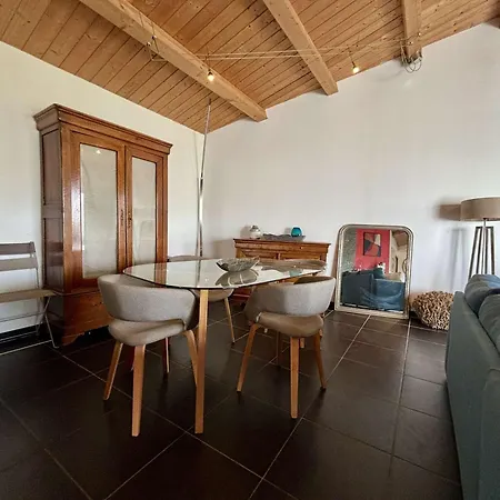 Hébergement de vacances Maison 4 Pièces Avec Terrasse Et Jardin, Proche Commerces - Fr-1-246a-355 *