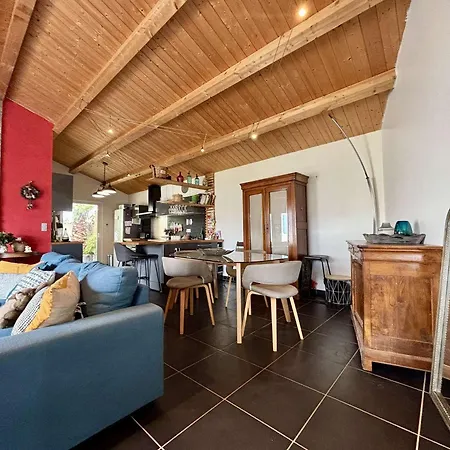 Maison 4 Pièces Avec Terrasse Et Jardin, Proche Commerces - Fr-1-246a-355 *